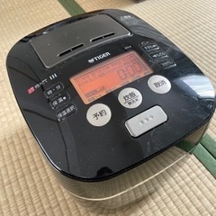 Tiger タイガー　土鍋圧力IH炊飯ジャー　JKX-B100