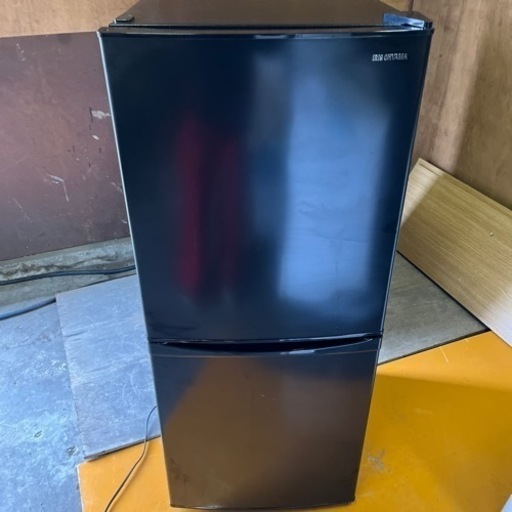 1-311【決まりました】2020年製アイリスオーヤマ　ノンフライ冷凍冷蔵庫　IRSD-14A ブラック