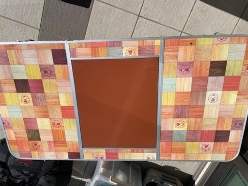 モザイクテーブルとグリルのセット