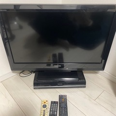 TOSHIBA REGZAのテレビとDVDレコーダーのセット