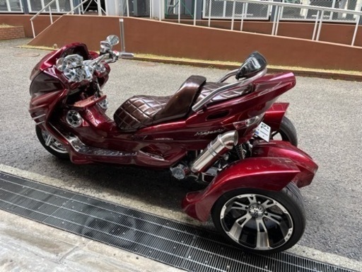 YAMAHA マジェスティトライク　３輪　国産　フルカスタム　LED スピーカー4発　好調　トドロキステッカー　極上