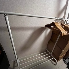 IKEA ハンガーラック　ハンガー9本付き　取引相手決まりました
