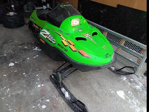 スノーモービル　Arctic　cat　アークティックキャット　 Z120\n