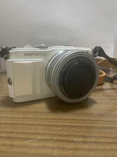 【取引中】OLYMPUS PEN Lite オリンパス　ミラーレスカメラ