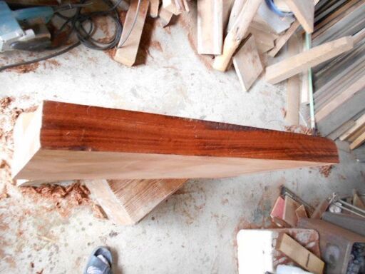 マホガニー・無垢一枚板、830mm（長さ）×520mm幅）×75㎜（厚み）