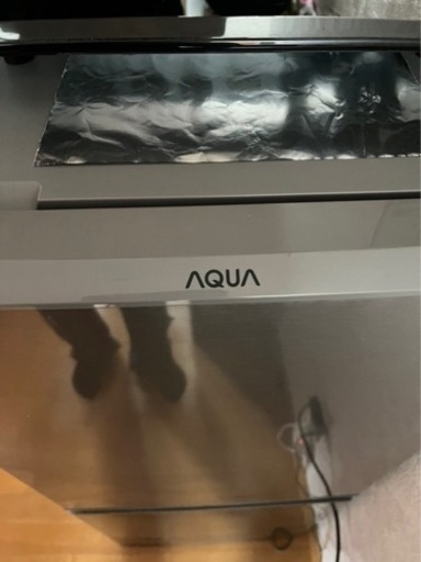 ☆美品☆ 【あき♡】 狙い目！ AQUA 上下二段式 冷蔵庫トリセツ付 アクア、2つのLEDで野菜を新鮮に保ち発芽も防ぐ薄型デザイン