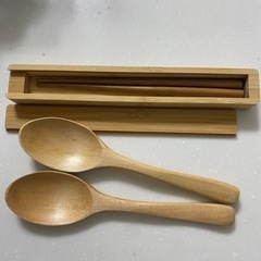 木の箸とスプーン