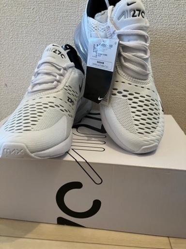 値下げ！！NIKE エアマックス270 新品未使用　25cm