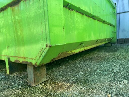 4トン車脱着用8㎥1枚扉ダンプ式コンテナ（舟底仕様）中古品③