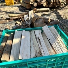 未乾燥　樫の木　薪　コンテナ一個で2000円