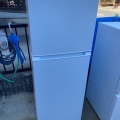 お薦め品‼️YAMADA冷蔵庫225L YRZ-F23G1 2019年