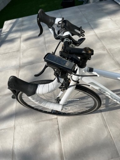 取引中】ロードバイク 白 1年程度使用