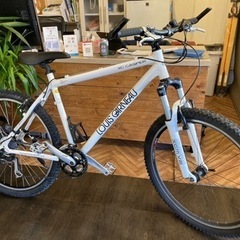 中古スタッドレス215/50R17ブリザック4本セットレヴォーグなどに