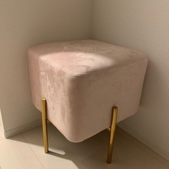 かわいいピンクの椅子