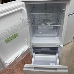 ?高年式?SHARP 152L冷蔵庫?シャープ SJ-15E8-KW?どっちも