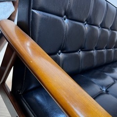 カリモク60 Kチェア2シーター W36143 スタンダードブラック アームトップ/ビーチ材