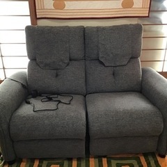 2人用電動布張りリクライニングソファ　ニトリ