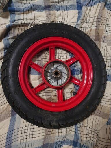 すべて売れました。ありがとうございました ライブディオZX ホンダ50周年記念限定色ホイール