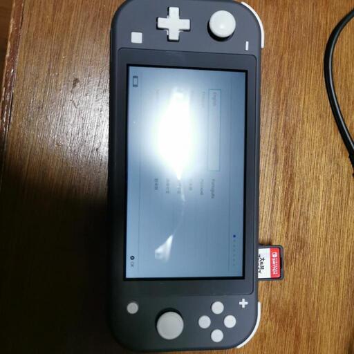 スイッチライト。スマブラ付き（定価より5000円安め）