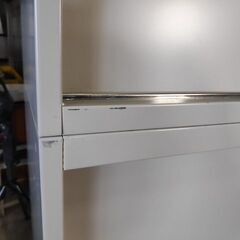 オカムラ 42 上下引違い扉書庫『中古良品、小傷あり』W900H2200D450