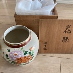 九谷焼　花瓶　陶泉 造　　共箱あり　　花図/金彩/花器/陶器/