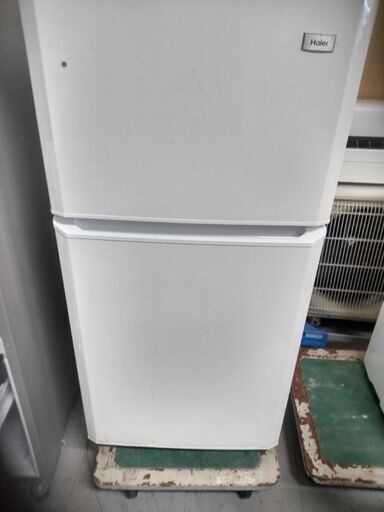 ハイアール冷蔵庫100 L 2014年製別館においてます