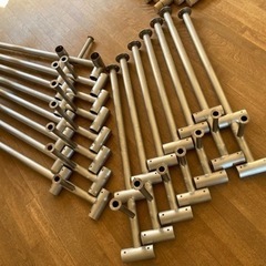 バレエ教室で使われていたバレエバー　どなたか使ってください　木材として6cmのポールとして、ステンレスのも何かしらに使えます