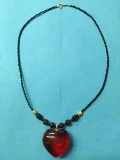 K18YG使用 レッドアンバー(琥珀) 熱いハート ネックレス