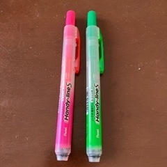お譲り先決定しています　ノック式蛍光ペン　ピンクと緑
