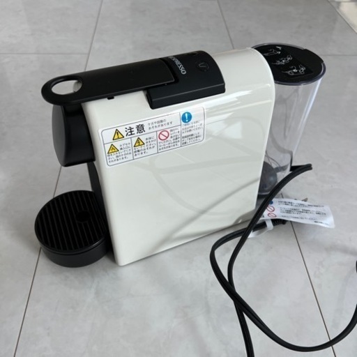 ネスプレッソ　コーヒーメーカー