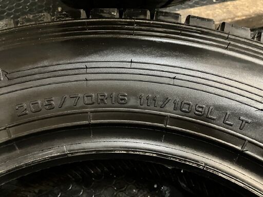 DUNLOP WINTER MAXX LT03M 205/70R16 111/109L LT 16インチ ライトトラック用 スタッドレス 2本 21年製 バリ溝 エルフ等　(MTT45)クレジットカード QRコード決済可能