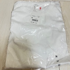 【引き渡し】新品 ユニクロ Tシャツ 白