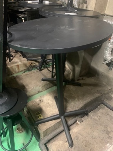丸型ハイテーブル　店舗　複数