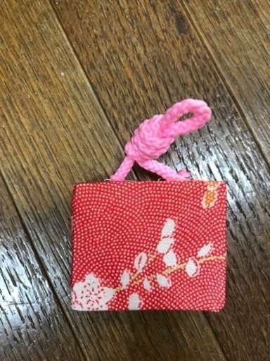 世界遺産　絹糸で作られた江戸小紋の飾り物