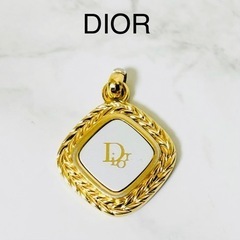 Christian Dior ディオール ロゴ ネックレストップ