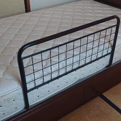 【これは便利！！】ベッドの転落防止ガイド　２つだけあります…