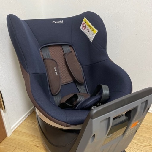 Combi クルムーヴ ISOFIX ブラウンネイビー 360°回転  新生児〜