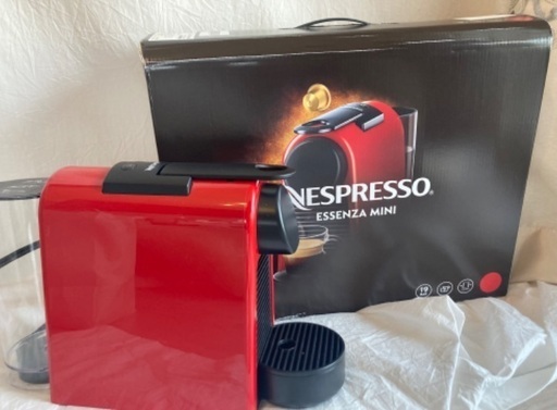 【引き取り希望・配送は追加料金で配送可】ネスプレッソNespresso美品！コーヒーメーカー