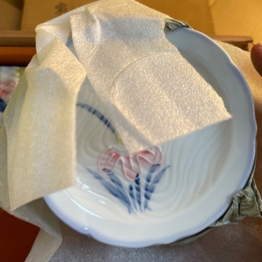 フルーツヨーグルトやみかんのわかめの酢の物入ってそう居酒屋 食器