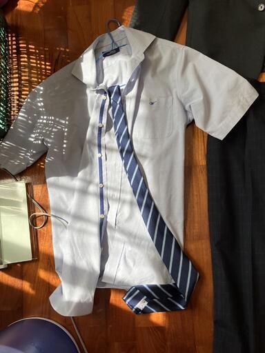 売ります。ウェルネス制服男子、美里高校制服、琉球調理師専修学校白衣