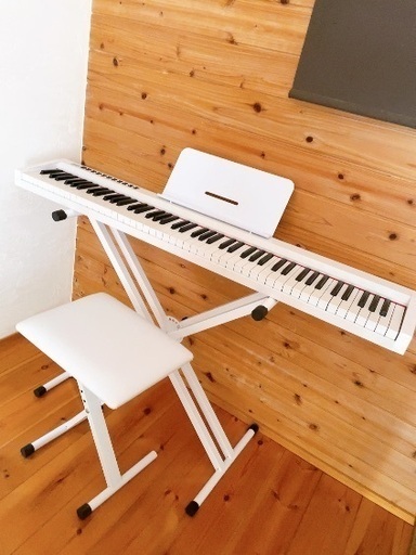 新品　電子ピアノ