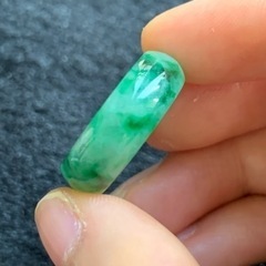 本翡翠リング　指輪　陽緑　天然石 ミャンマー産