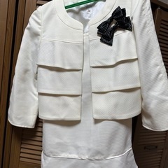 白のスーツ