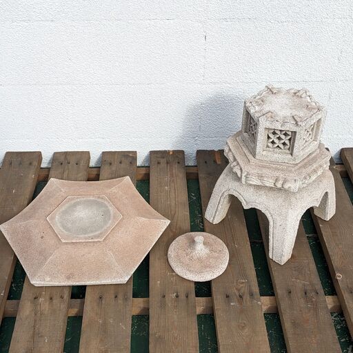 骨董品　柄　2点 4本足 六角雪見灯籠 石灯籠 燈籠 灯篭 庭石 庭園 庭置物 石 観賞