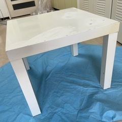 テーブルラック、IKEAのサイドテーブル(ホワイト)