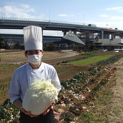 有機野菜を使用した都市農業公園のレストランで｢ホール＆キッチン｣...