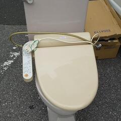 TOTO壁排水仕様便器とウォシュレット