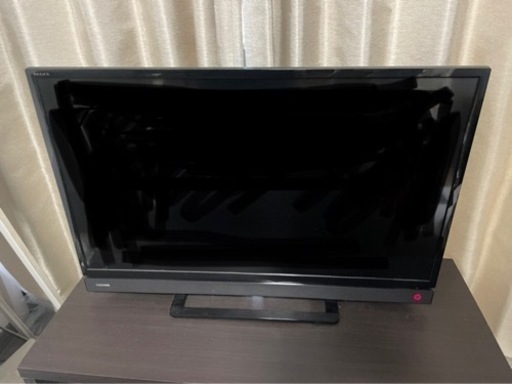 TOSHIBAテレビ 32インチ　2017年製