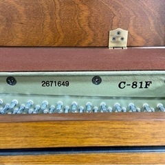 KAWAI アップライトピアノ　C-81F  