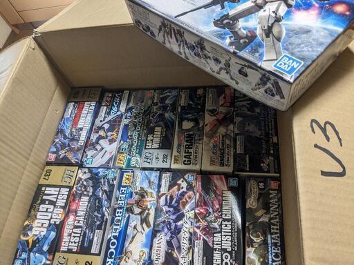 10月引越しの為お早めに 15キットから送料無料 ガンプラ ガンダム プラモデル 模型 まとめ売り 交換